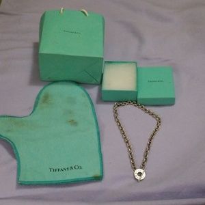 Tiffany & Co. Necklace with cleaning cloth (used)